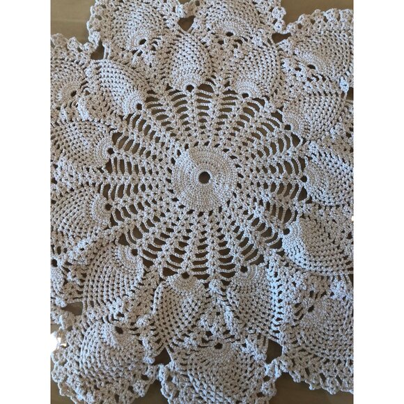 LOT of 3 VTG Handmade Crochet Doilies - Picture 10 of 15